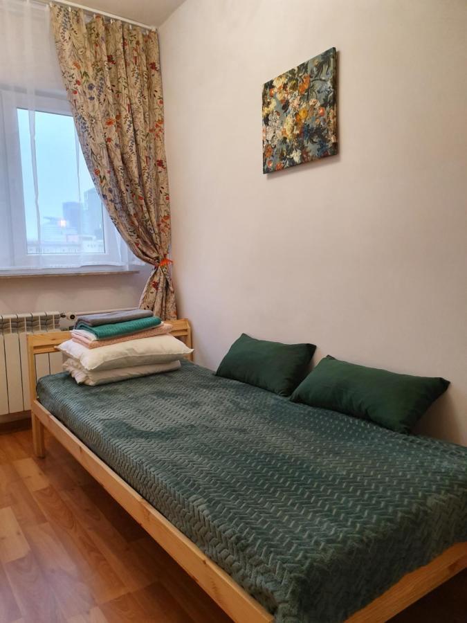 4 Rooms Solidarnosci Варшава Екстериор снимка