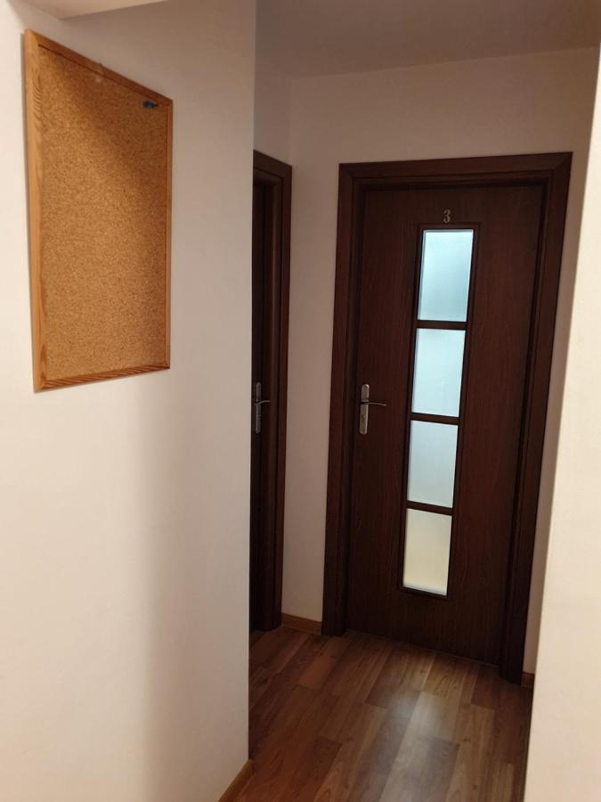 4 Rooms Solidarnosci Варшава Екстериор снимка