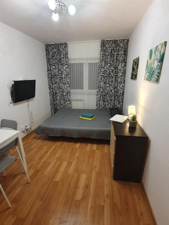 4 Rooms Solidarnosci Варшава Екстериор снимка